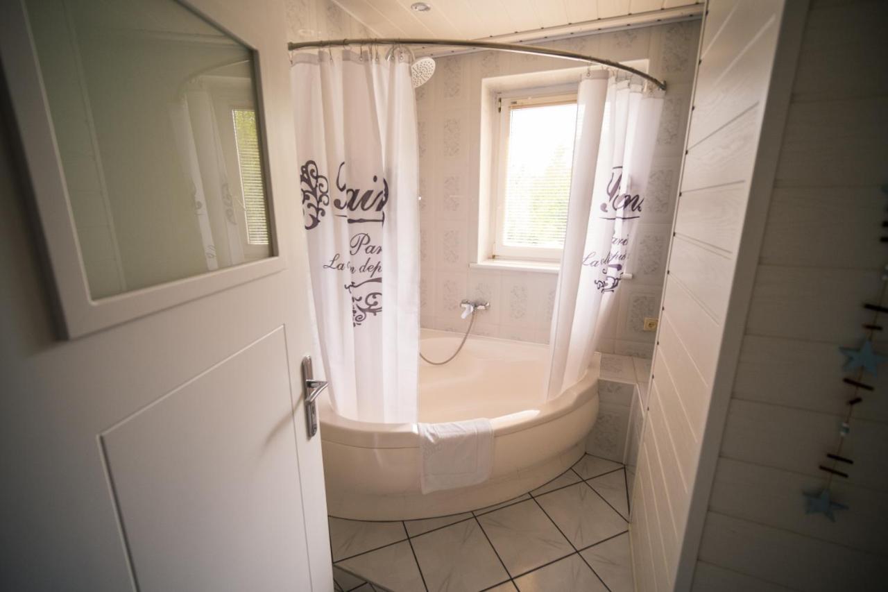 Dom Na Wzgorzu Z Widokiem Na Jezioro Z Balia I Sauna Lipnica  Exterior photo